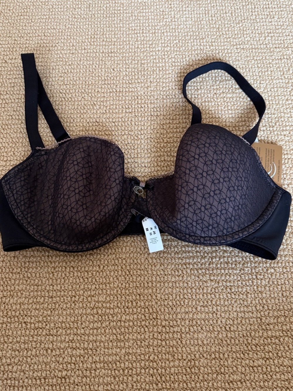Women's Chantelle Bra, Size 32DD NWT